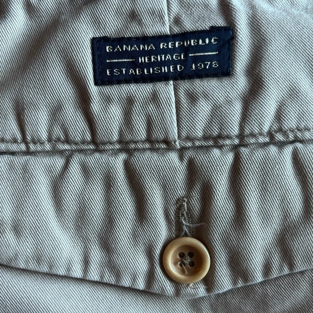 Banana Republic Preppy Cotton Casual Chino Shorts Mens 33 Beige Flat Front